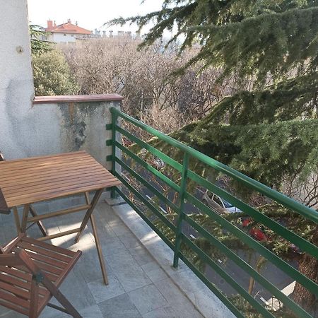 Apartman Pecine Rijeka Exteriör bild
